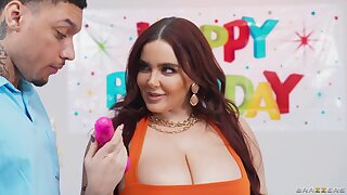 A Very Helpful Stepmom With Natasha Nice, Air Thugger - Brazzers